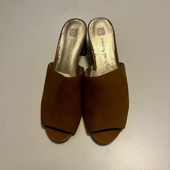 Anne Klein Tan Mules - Picture 3 of 7